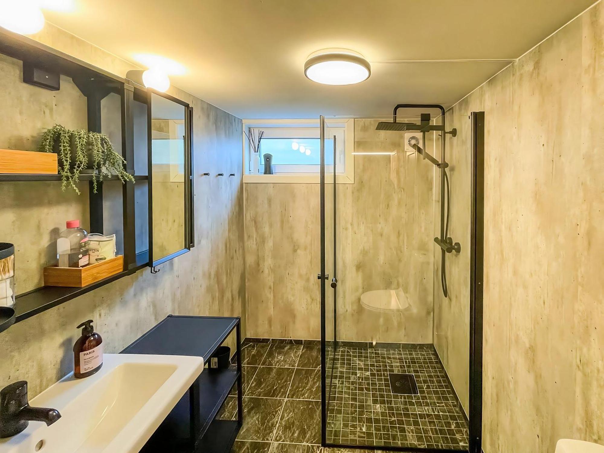 Andalsnes Underground Flat Apartment Exterior photo